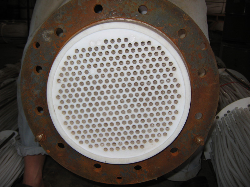 正在加工的16臺(tái)F4換熱器